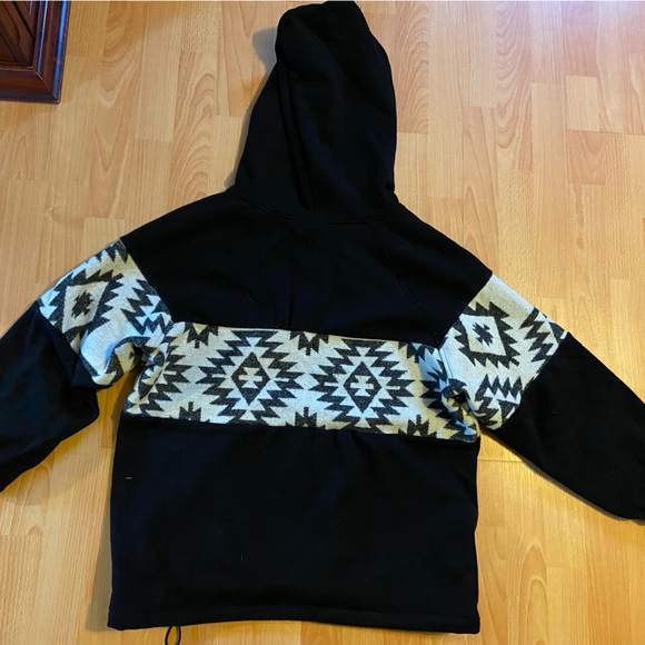 Cold Cactus black and white Aztec hoodie - Picture 3 of 3